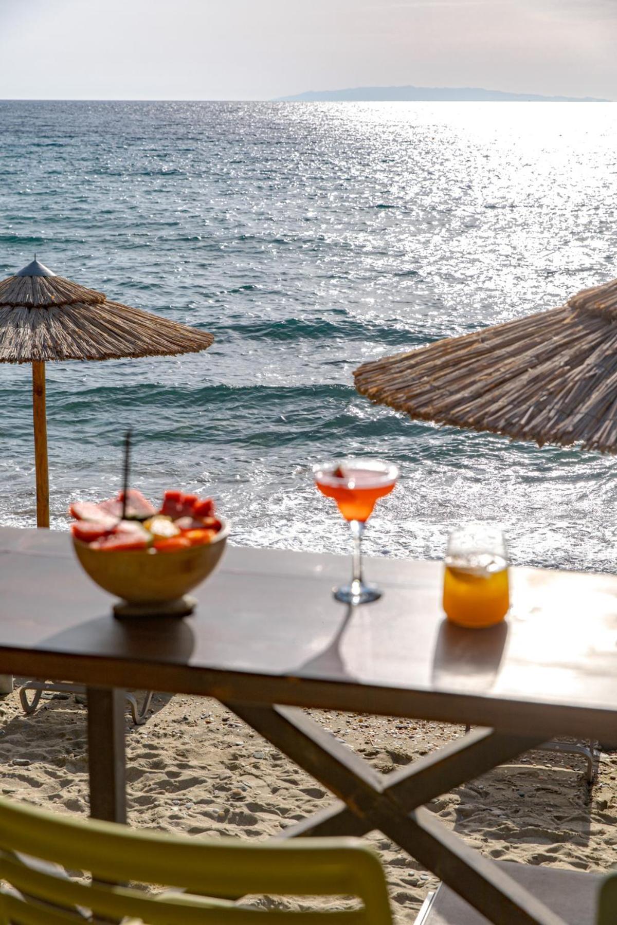 Aneroussa Beach Hotel Batsi  Luaran gambar