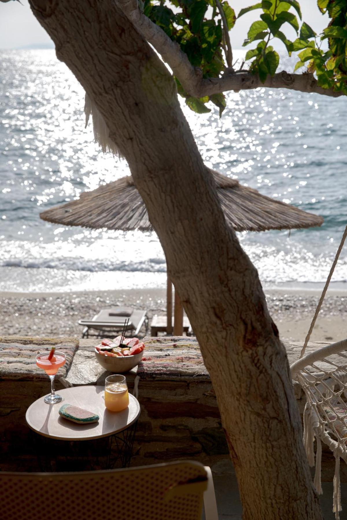 Aneroussa Beach Hotel Batsi  Luaran gambar