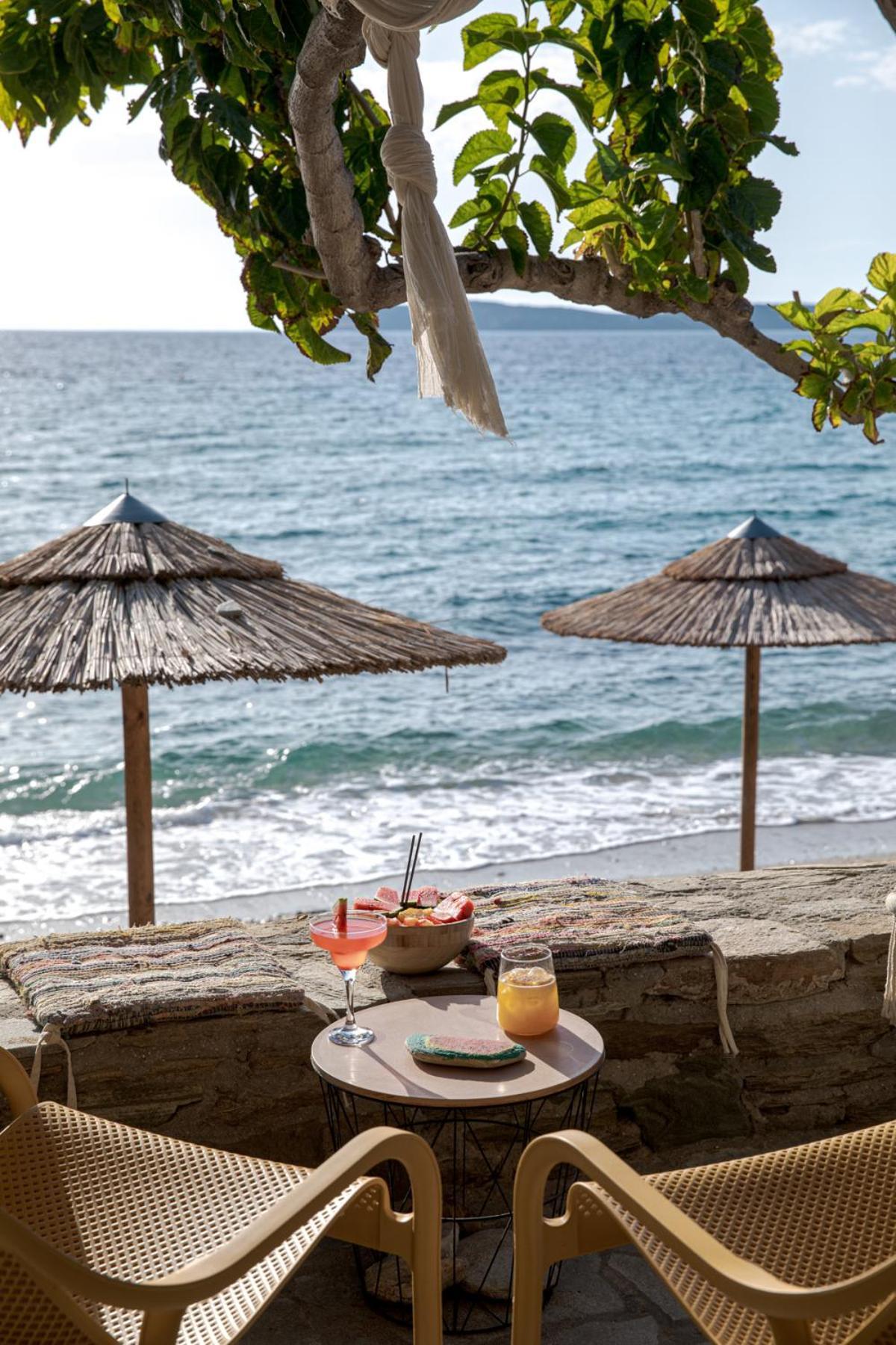 Aneroussa Beach Hotel Batsi  Luaran gambar